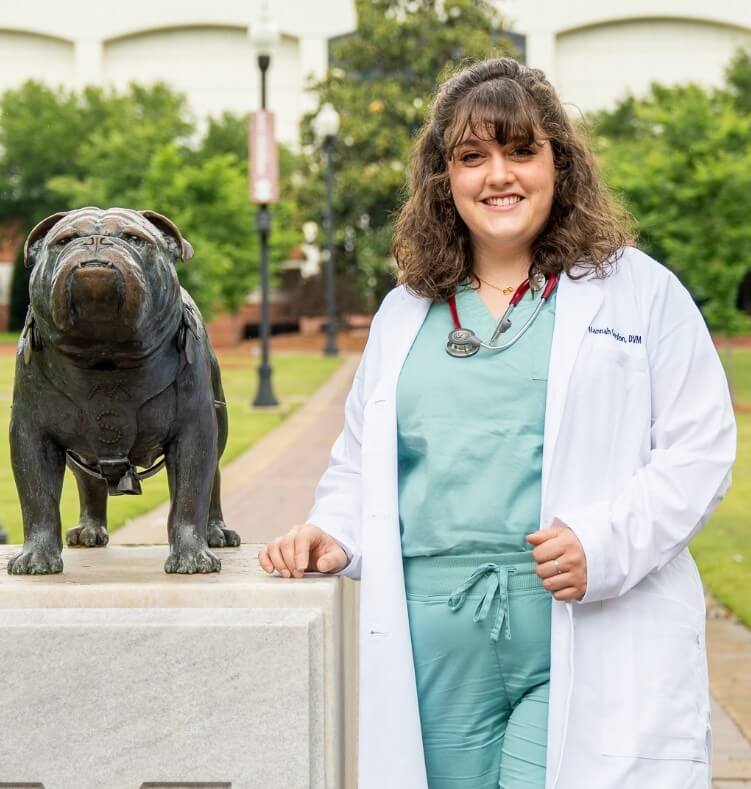 Dr. Hannah Gordon, a Veterinarian at Catlett Animal Hospital.